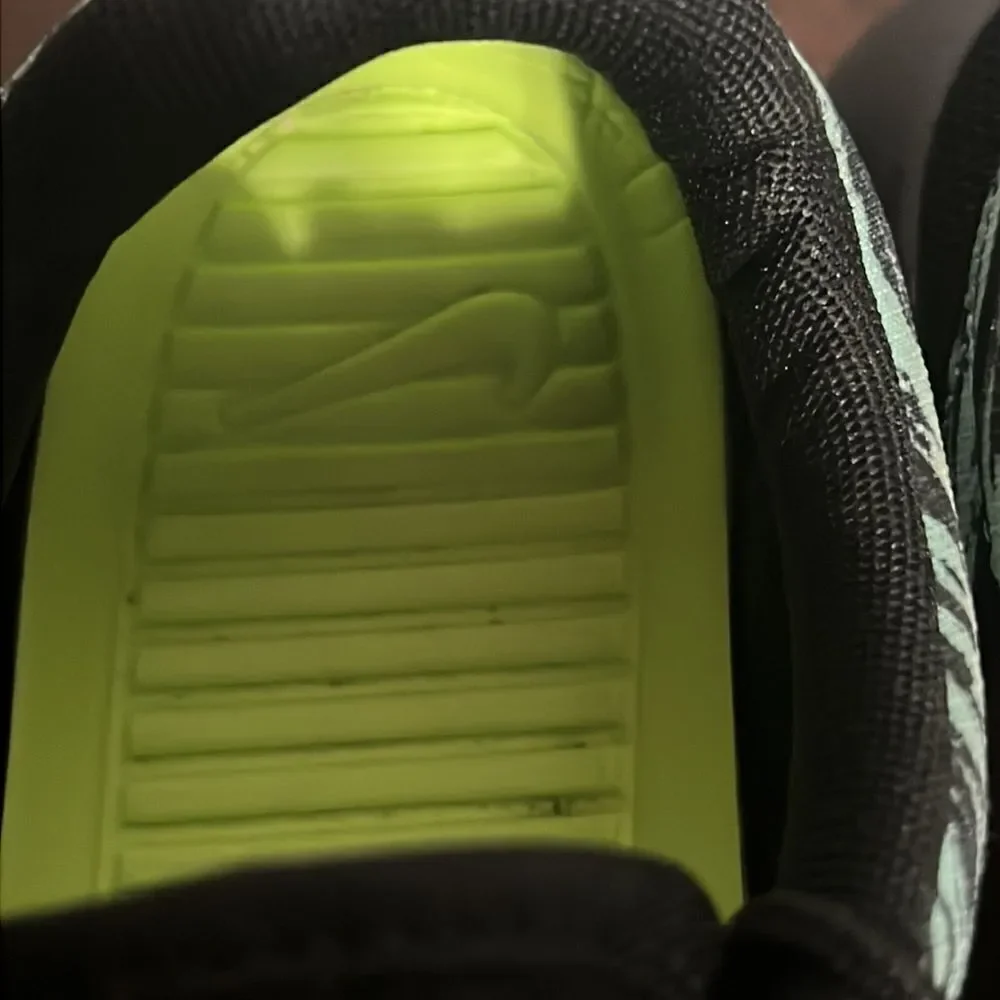 🔥🔥 NIKEiD Nike ROSHE RUN Shoes - Black/Mint - Women Sz 6 -‎ PERFECT Condition